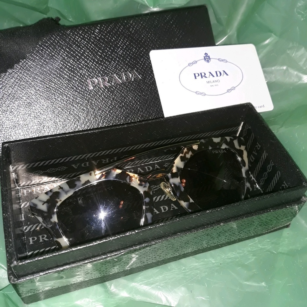 Sunglasses - Picture 3 of 3